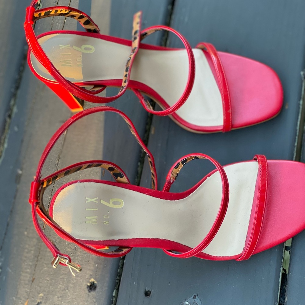 Red heels - Picture 2 of 8